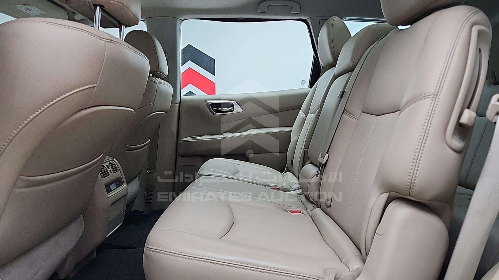 2018 NISSAN PATHFINDER VIN: 5N1CR2M88JC600372