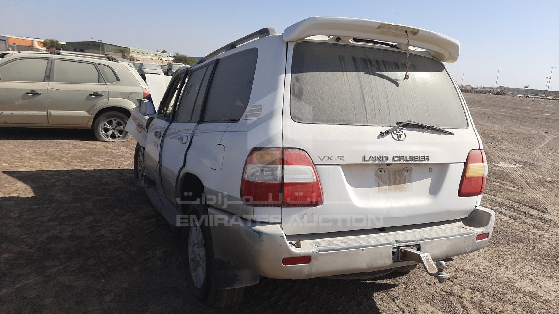 1998 TOYOTA LAND CRUISER VIN: JT3HT05J8W0024653