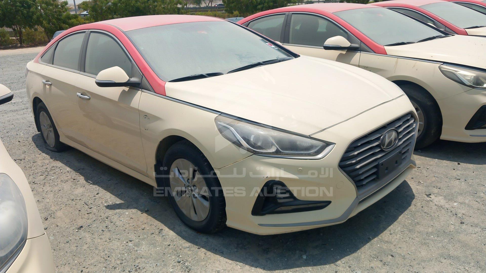 2018 HYUNDAI SONATA VIN: KMHE24137JA082137