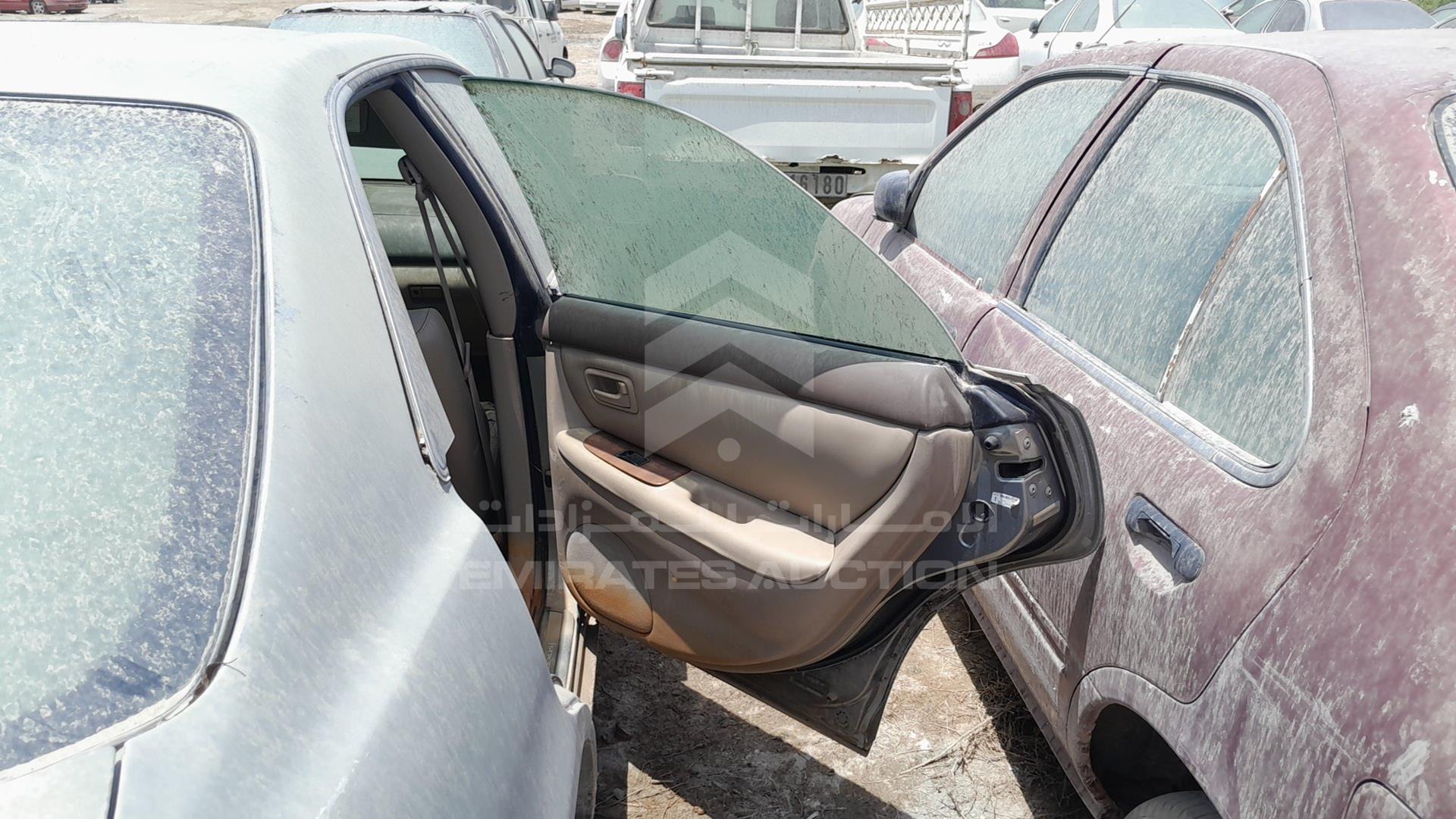 2001 LEXUS ES 300 VIN: JT8BF28G710307881