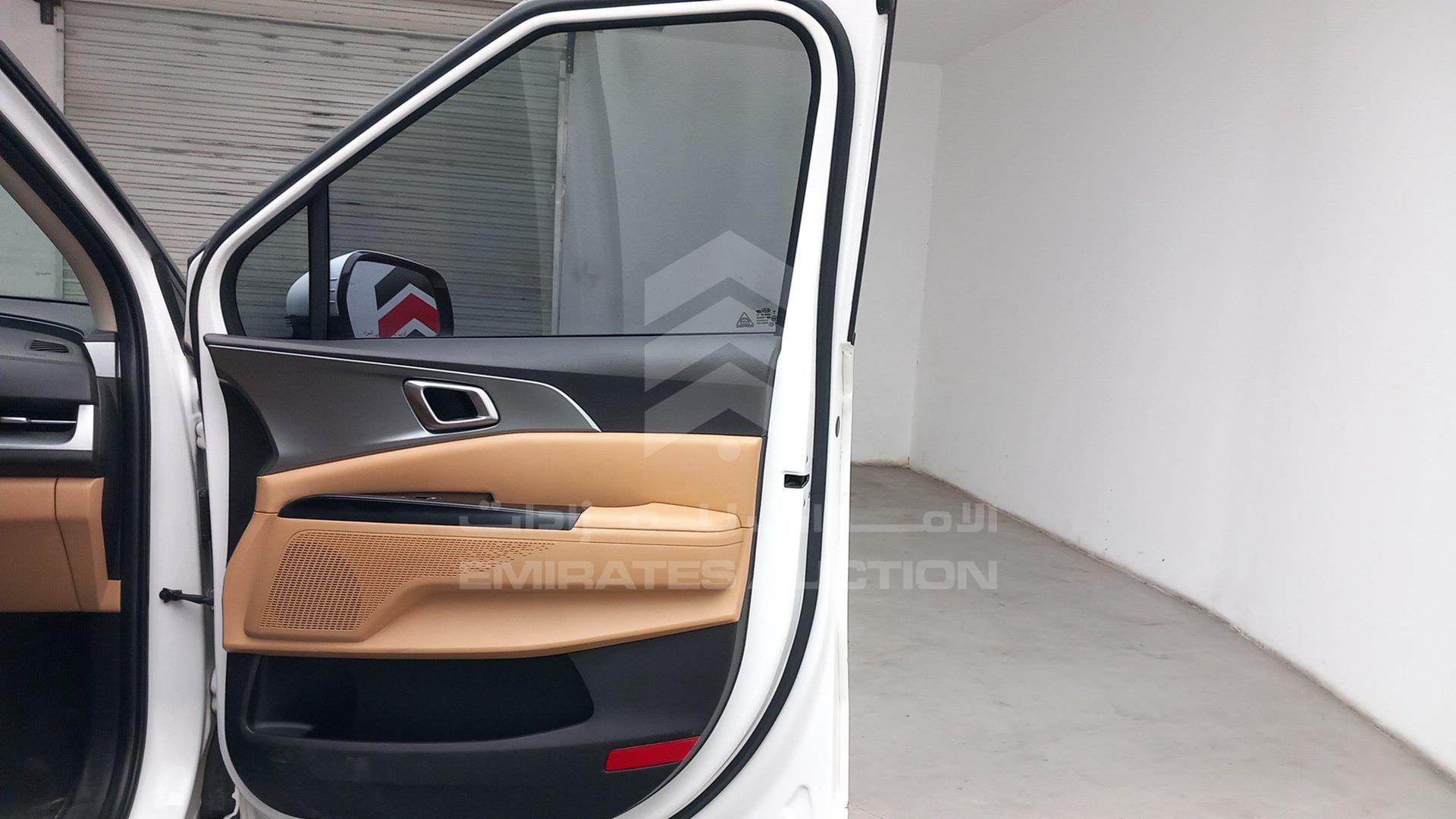 2021 KIA CARNIVAL VIN: KNANC8141M6049821