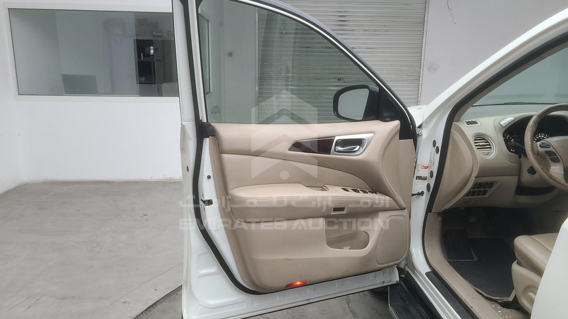 2015 NISSAN PATHFINDER VIN: 5N1AR2MM6FC643829