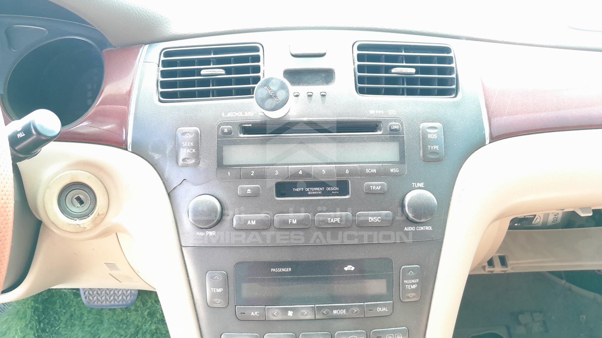 2002 LEXUS ES 300 VIN: JTHBF30G420027791