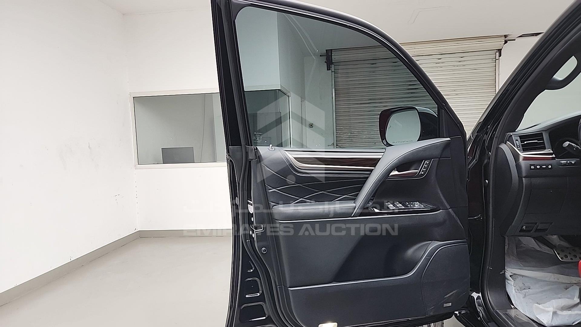 2020 LEXUS LX 570 VIN: JTJHY00W8L4331290