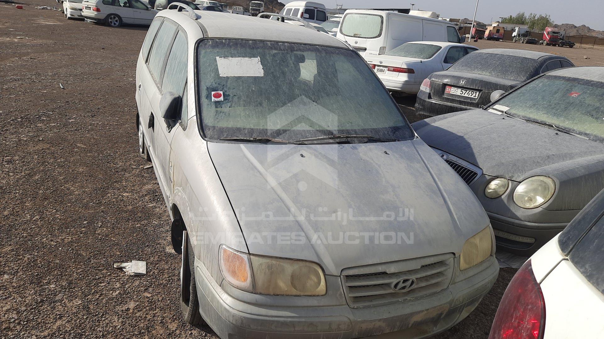 2005 HYUNDAI TRAJET VIN: KMHMG81C45U250356