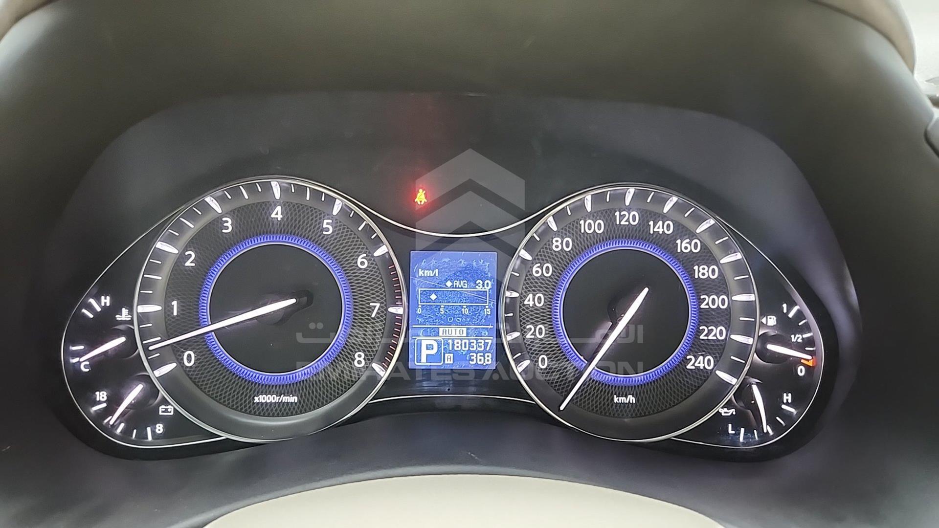 2011 INFINITI QX56 VIN: JNRAZ25Y4B9000148