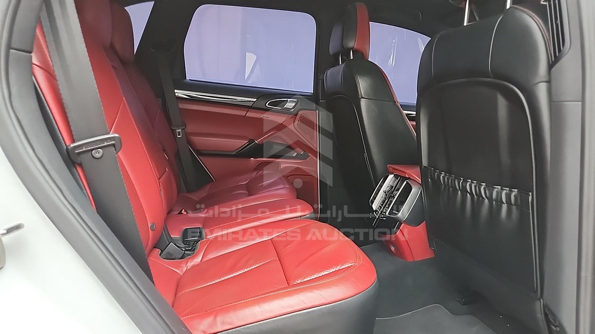 2016 PORSCHE CAYENNE VIN: WP1ZZZ92ZGLA03325