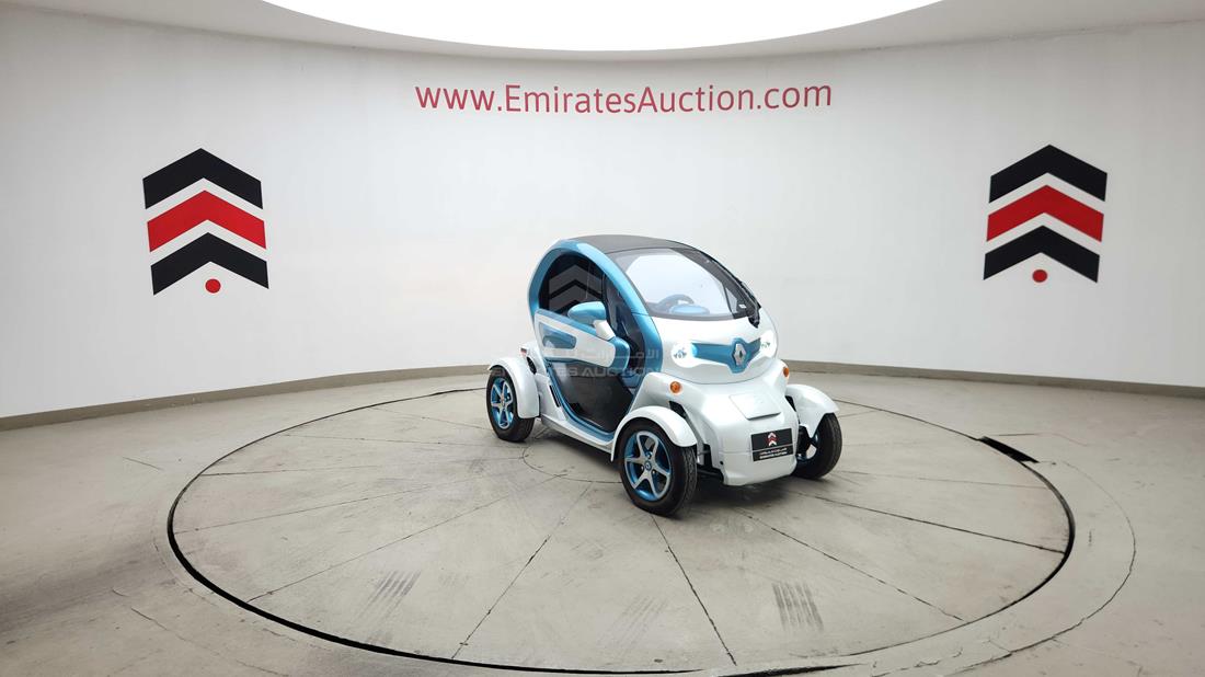 2018 Renault Twizy — Front Right Angle — Photo 10