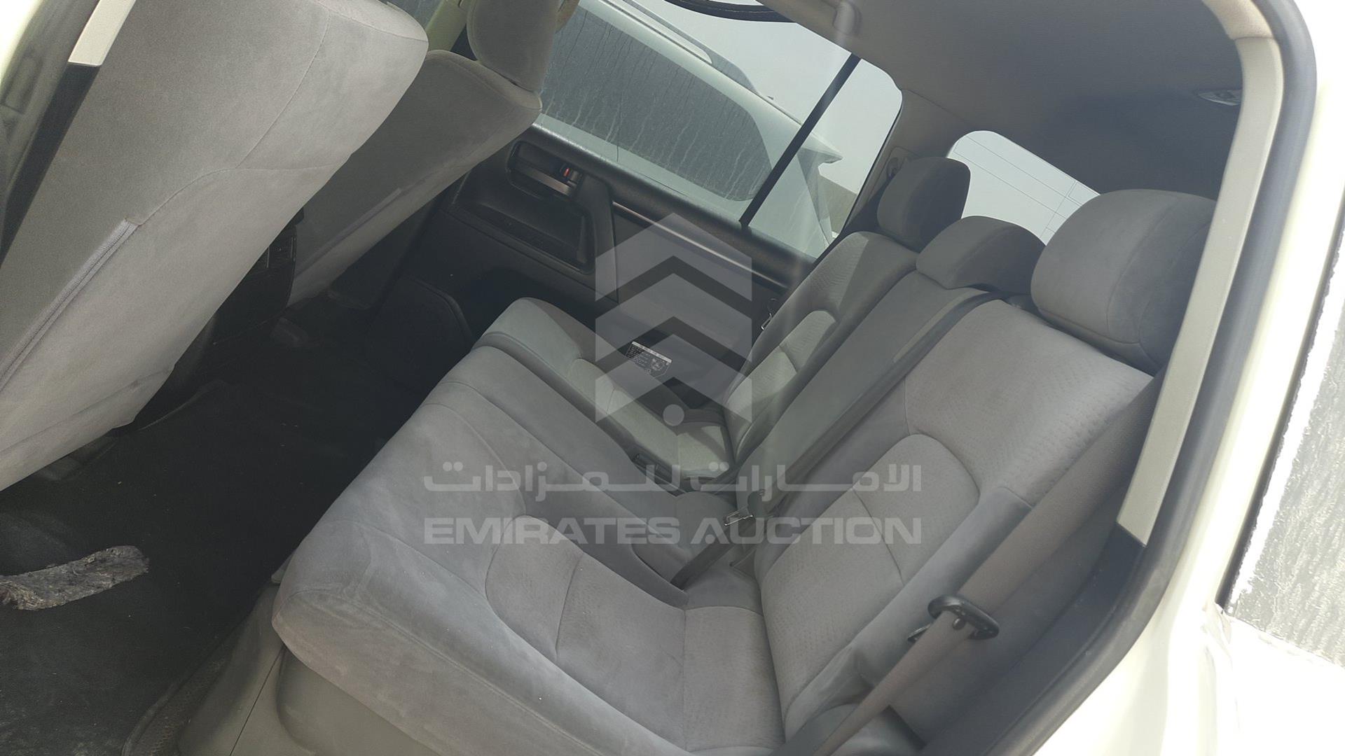 2011 TOYOTA LAND CRUISER VIN: JTMDU09J3B4043695