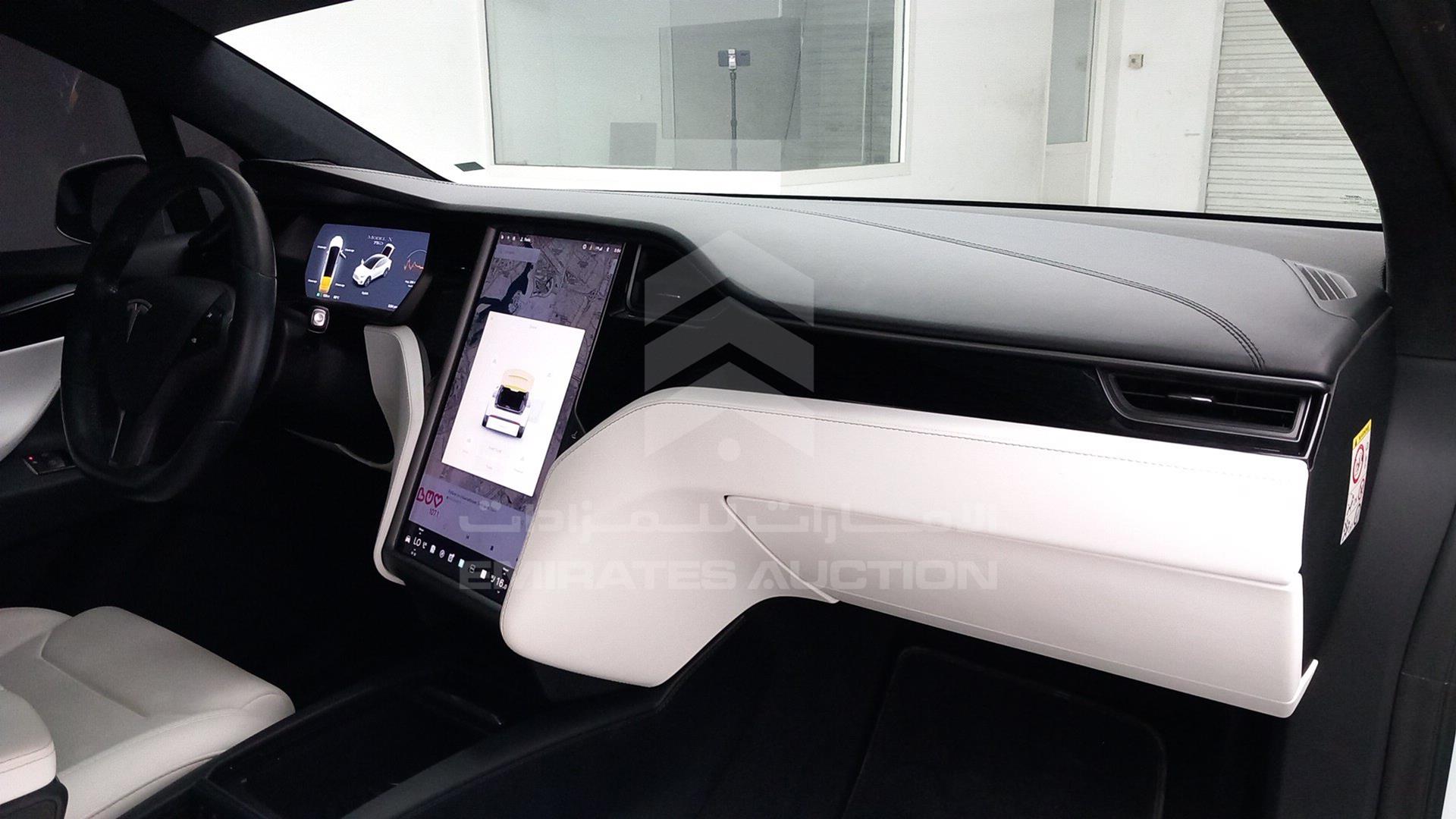 2018 TESLA MODEL X VIN: 5YJXCCE27JF116185