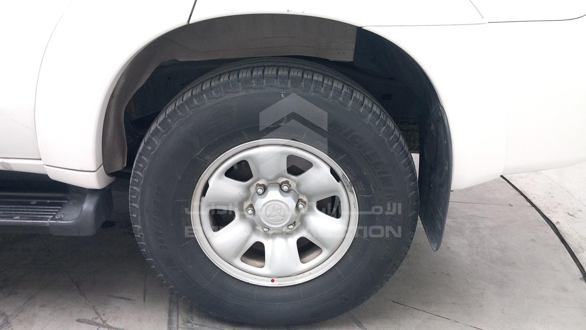 2011 TOYOTA FORTUNER VIN: MHFYX59G2B8018701