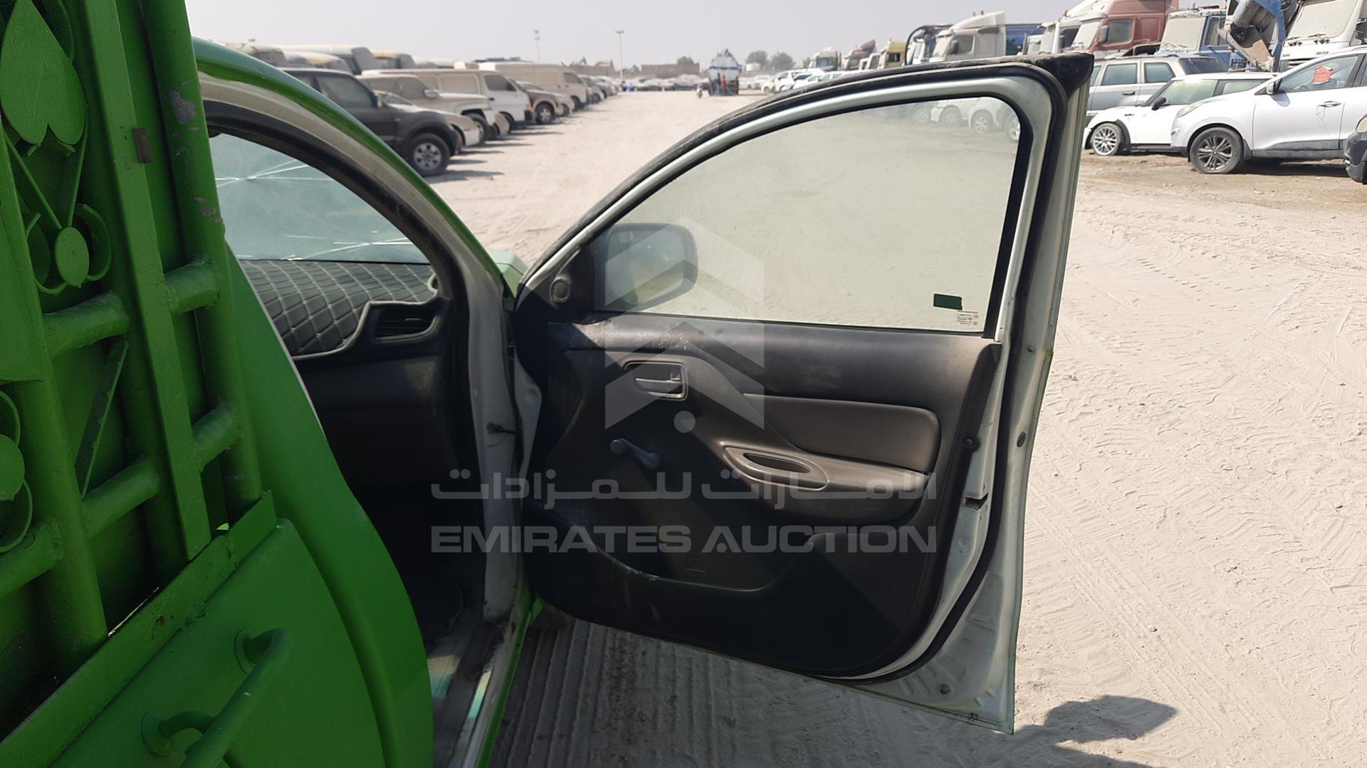 2016 MITSUBISHI L200 VIN: MMBENKJ40GH039273