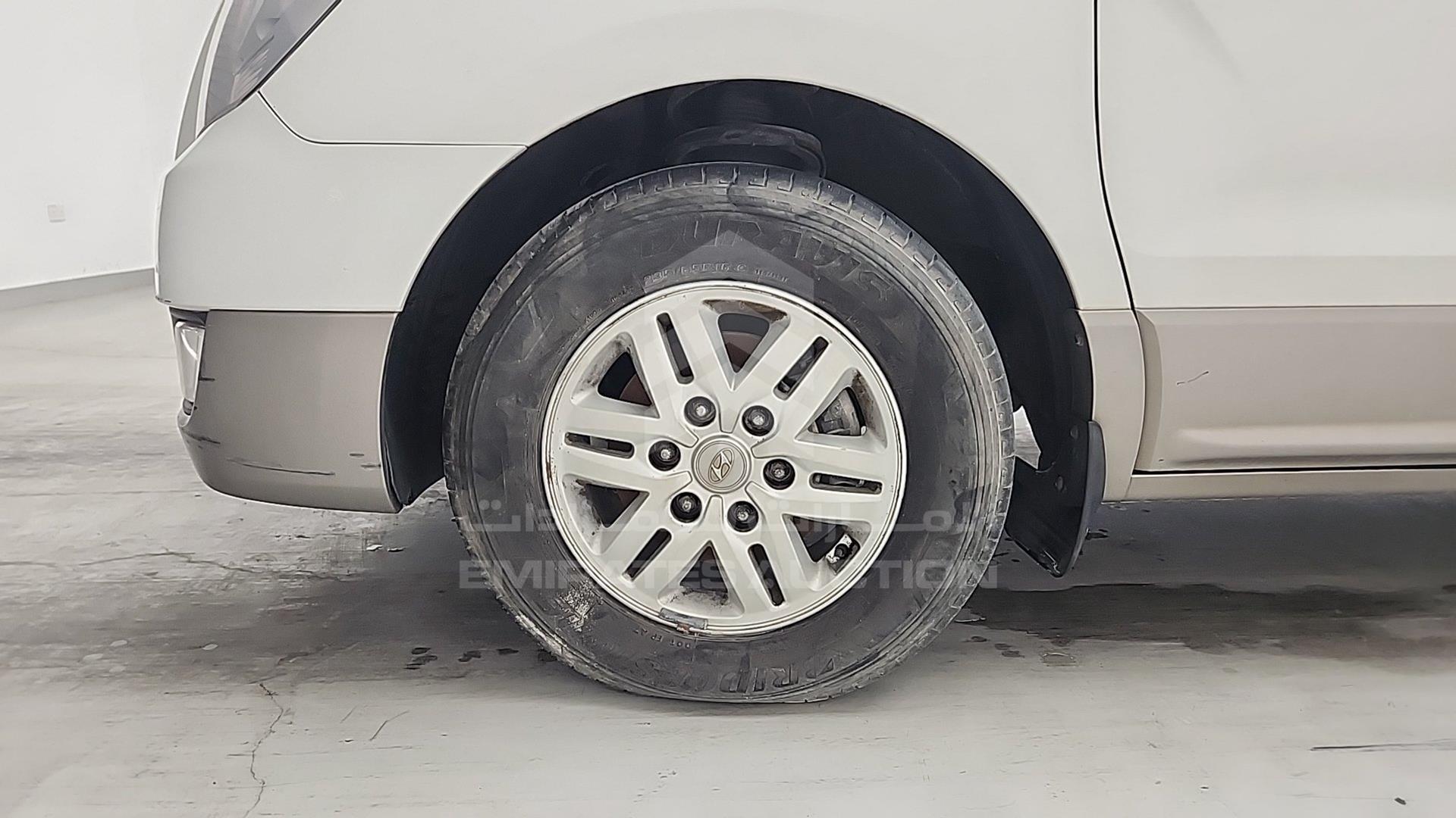2018 HYUNDAI H1 VIN: KMJWA37R0JU946956