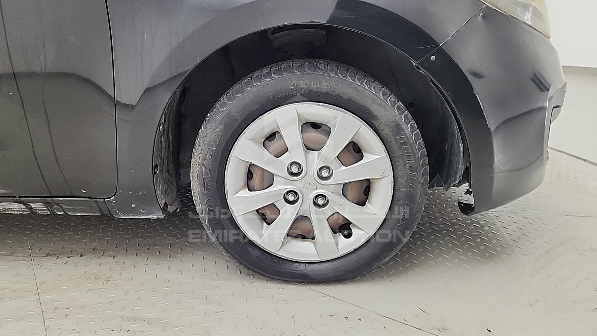 2015 KIA RIO VIN: KNADN4125F6440051