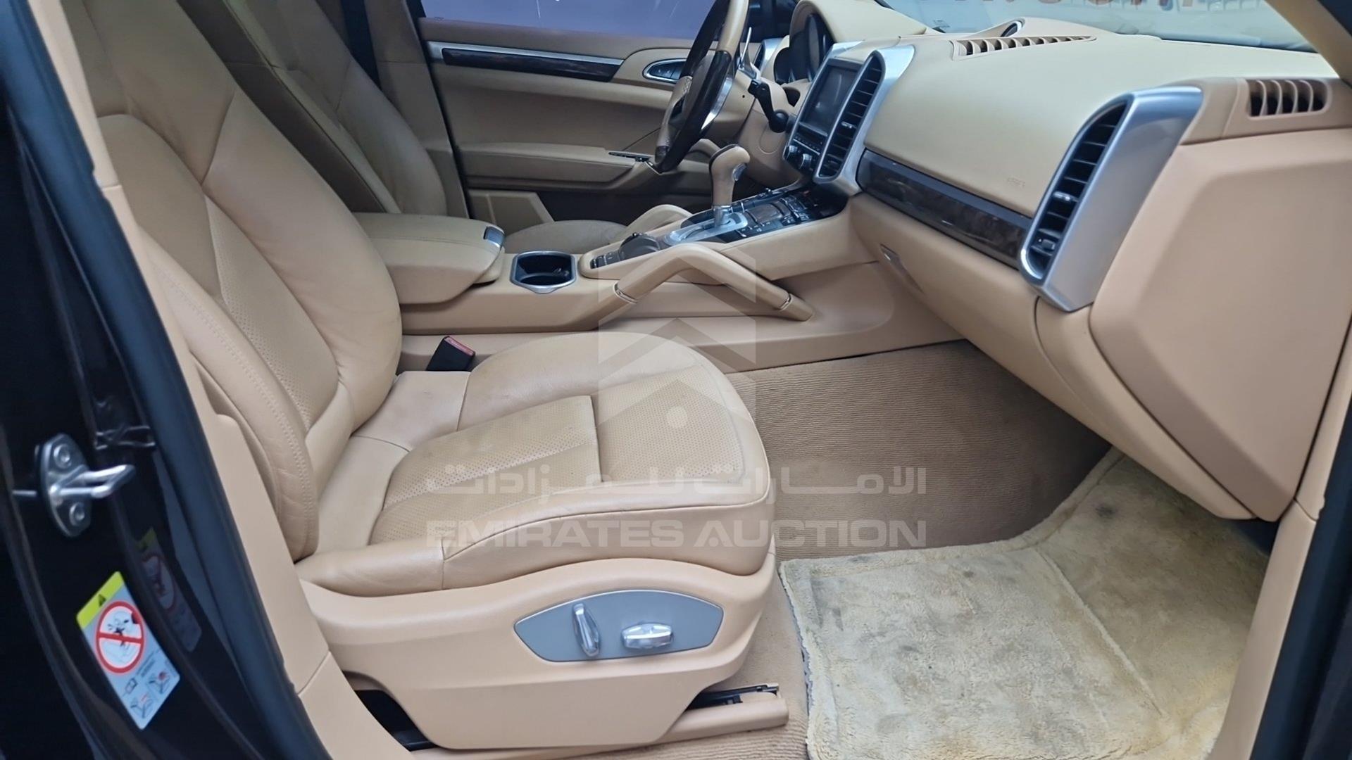 2016 PORSCHE CAYENNE VIN: WP1ZZZ92ZGKA13713