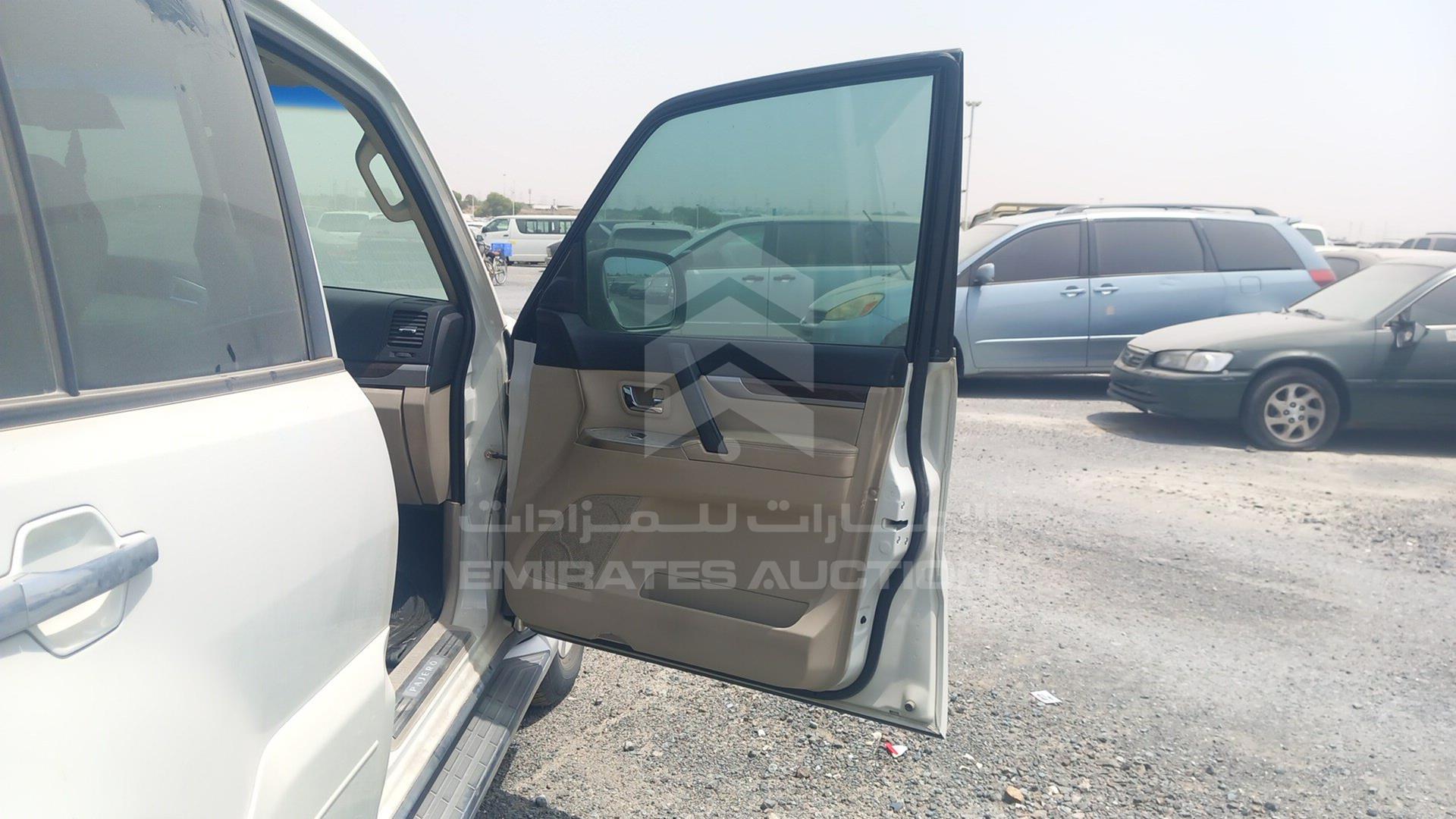 2017 MITSUBISHI PAJERO VIN: JE4MR62N1HJ708367