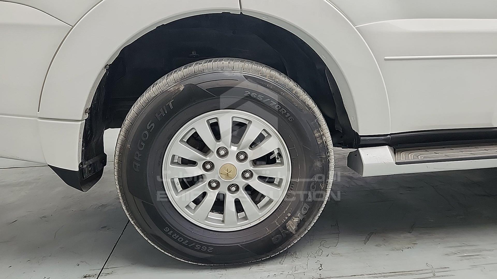 2013 MITSUBISHI PAJERO VIN: JMYLRV95WDJ704386