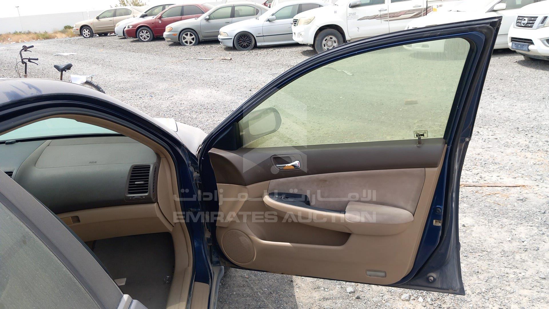 2005 HONDA ACCORD VIN: JHMCM56515C403491