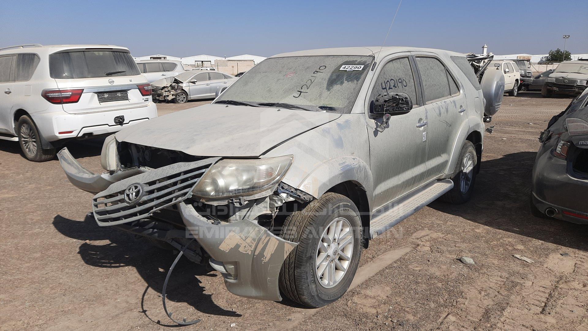 2014 TOYOTA FORTUNER VIN: MHFYX59G4E8061828