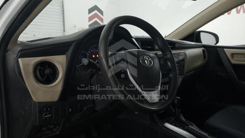 RKLBB9HE8J5212787 Auction: EmiratesAuction Lot: 404125 RKLBB9HE8J5212787 Toyota Corolla 2018 WHITE Photo 11
