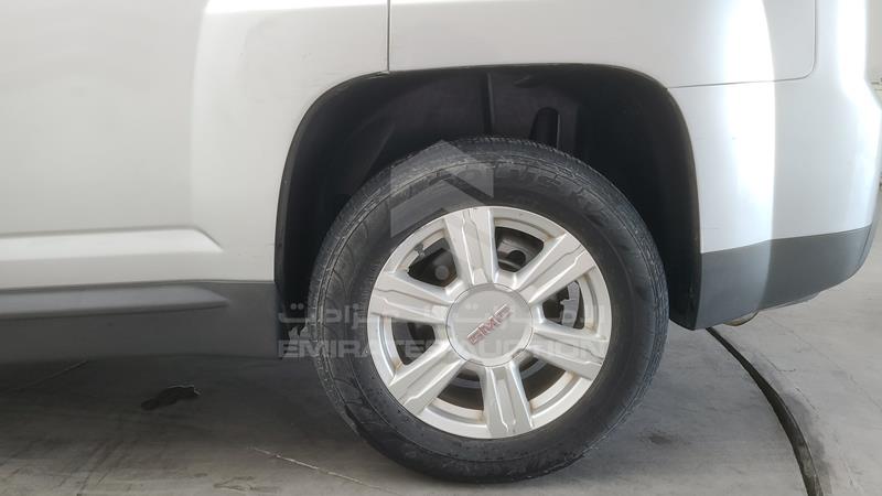 2GKAL8EKXF6303229 Auction: EmiratesAuction Lot: 412016 2GKAL8EKXF6303229 GMC Terrain 2015 SILVER Photo 42