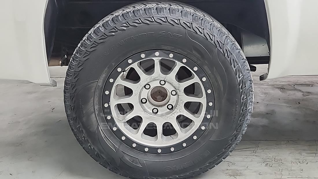 2011 GMC Sierra — Rear Right Tyre — Photo 30