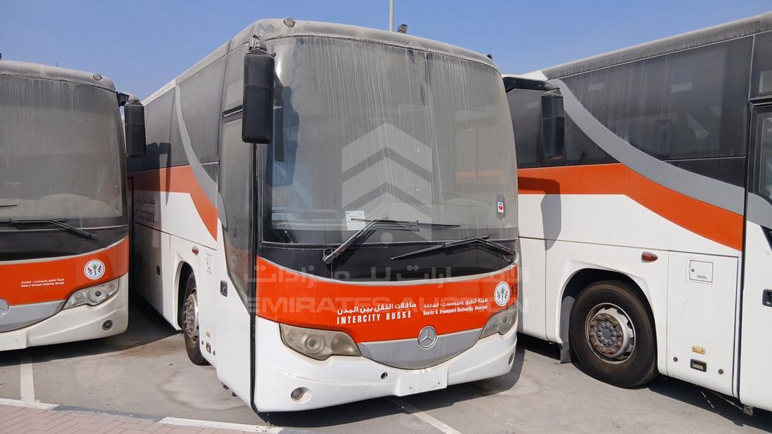 2019 Mercedes Bus — Front Right Angle — Photo 9