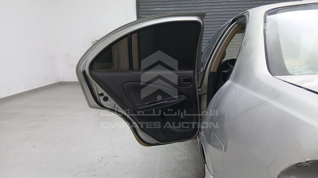 نيسان صني 2006 — الباب الخلفي الأيسر — صورة 22