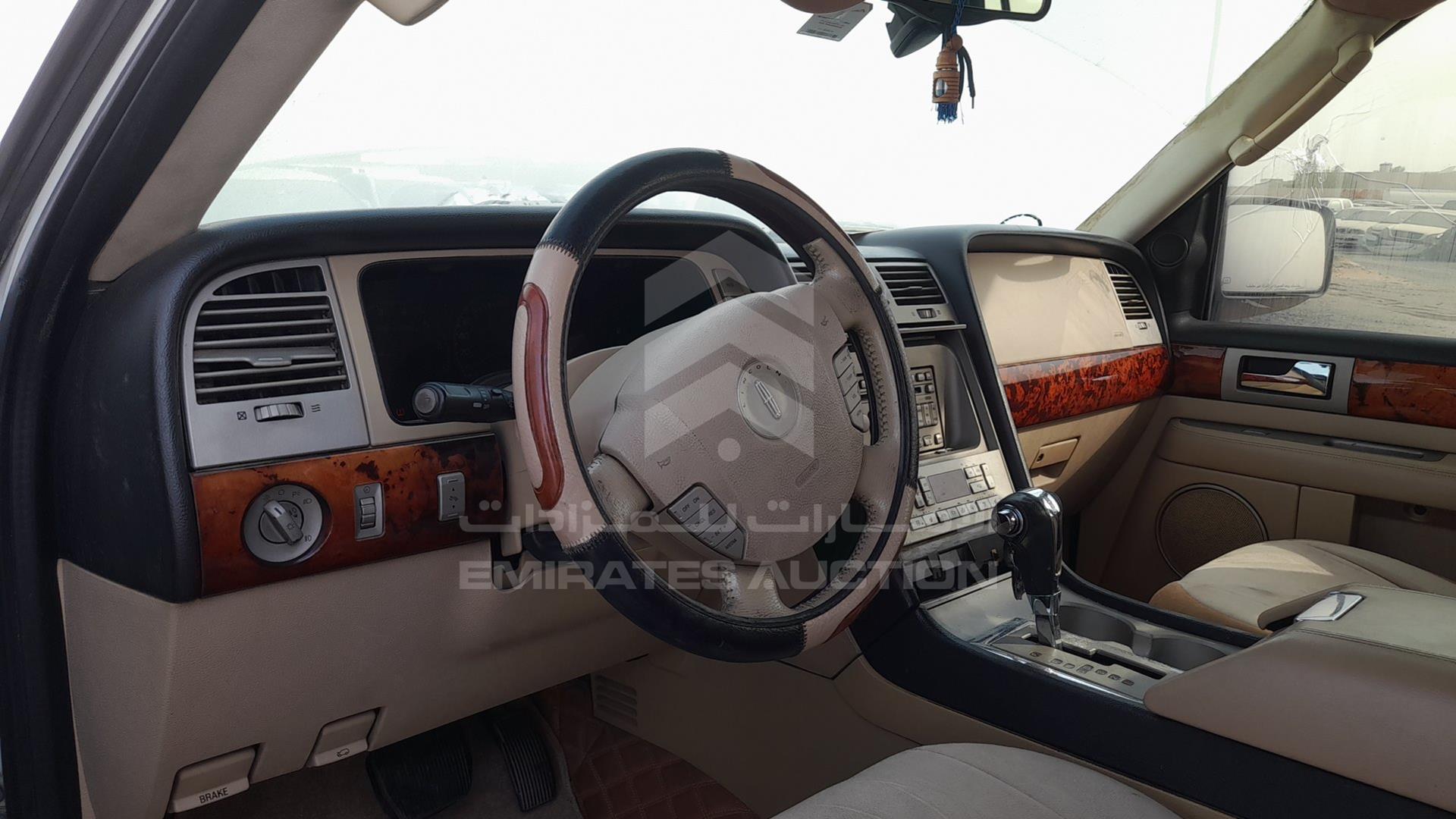 2005 LINCOLN NAVIGATOR VIN: 5LMFU28505LJ23998