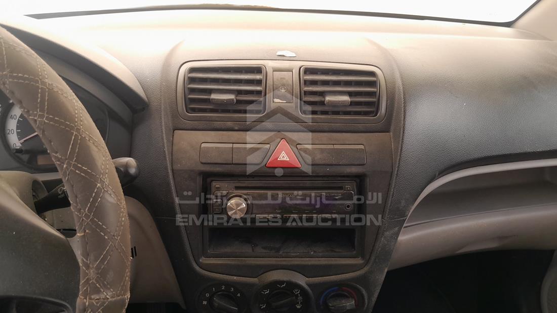كيا بيكانتو 2011 — نظم الترفيه وكاميرا المراقبة والملاحة — صورة 16