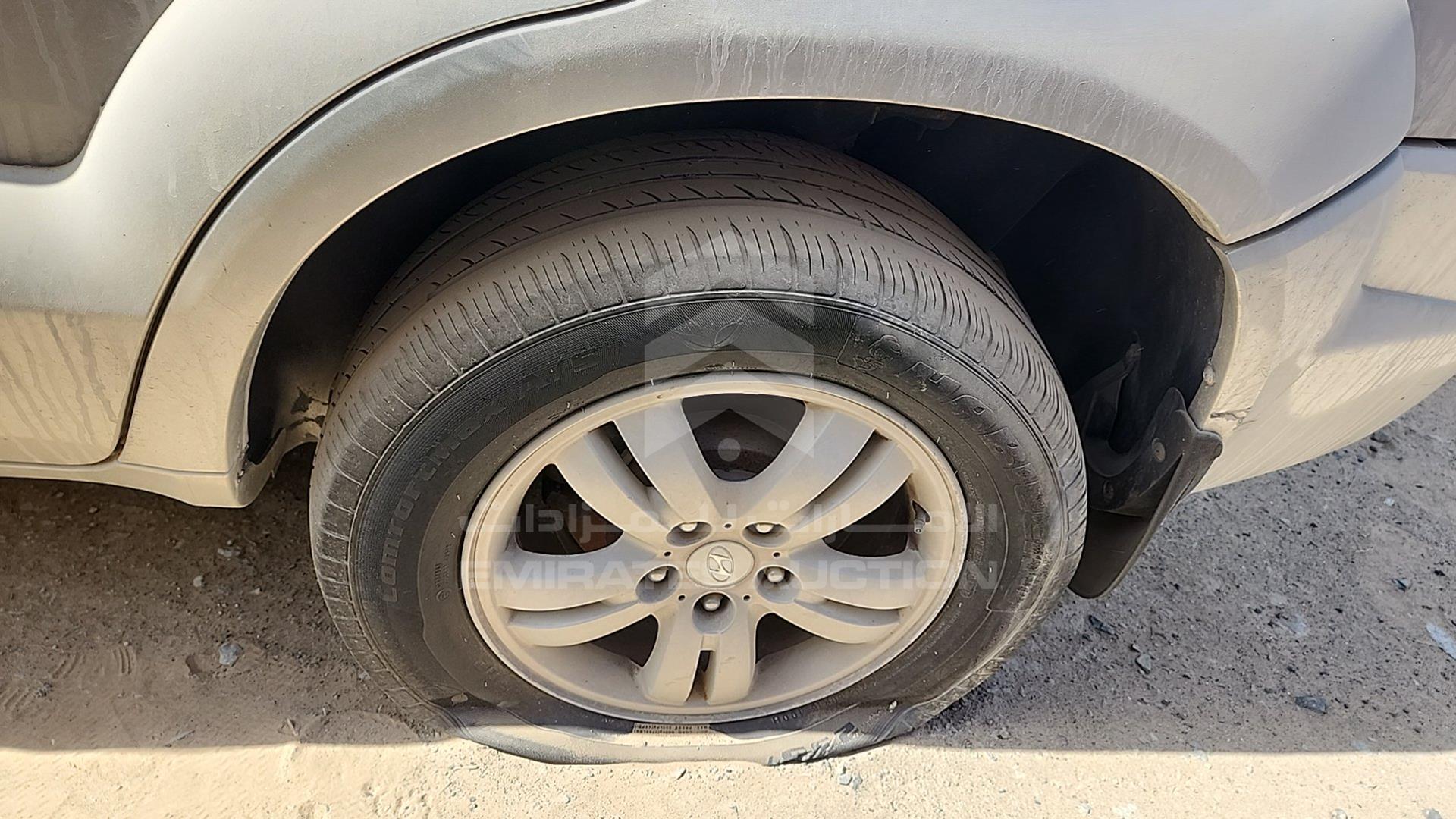 2008 HYUNDAI TUCSON VIN: KMHJM81B88U874779