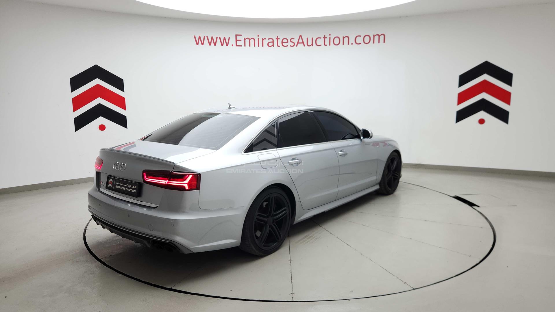 2016 AUDI S6 VIN: WAUB2CFCXGN006369