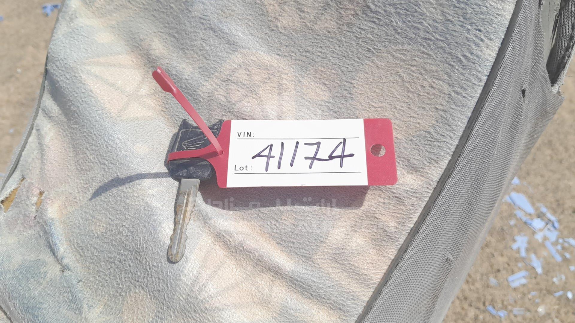 0 HONDA MOTORBIKE VIN: ME4KC20310802719