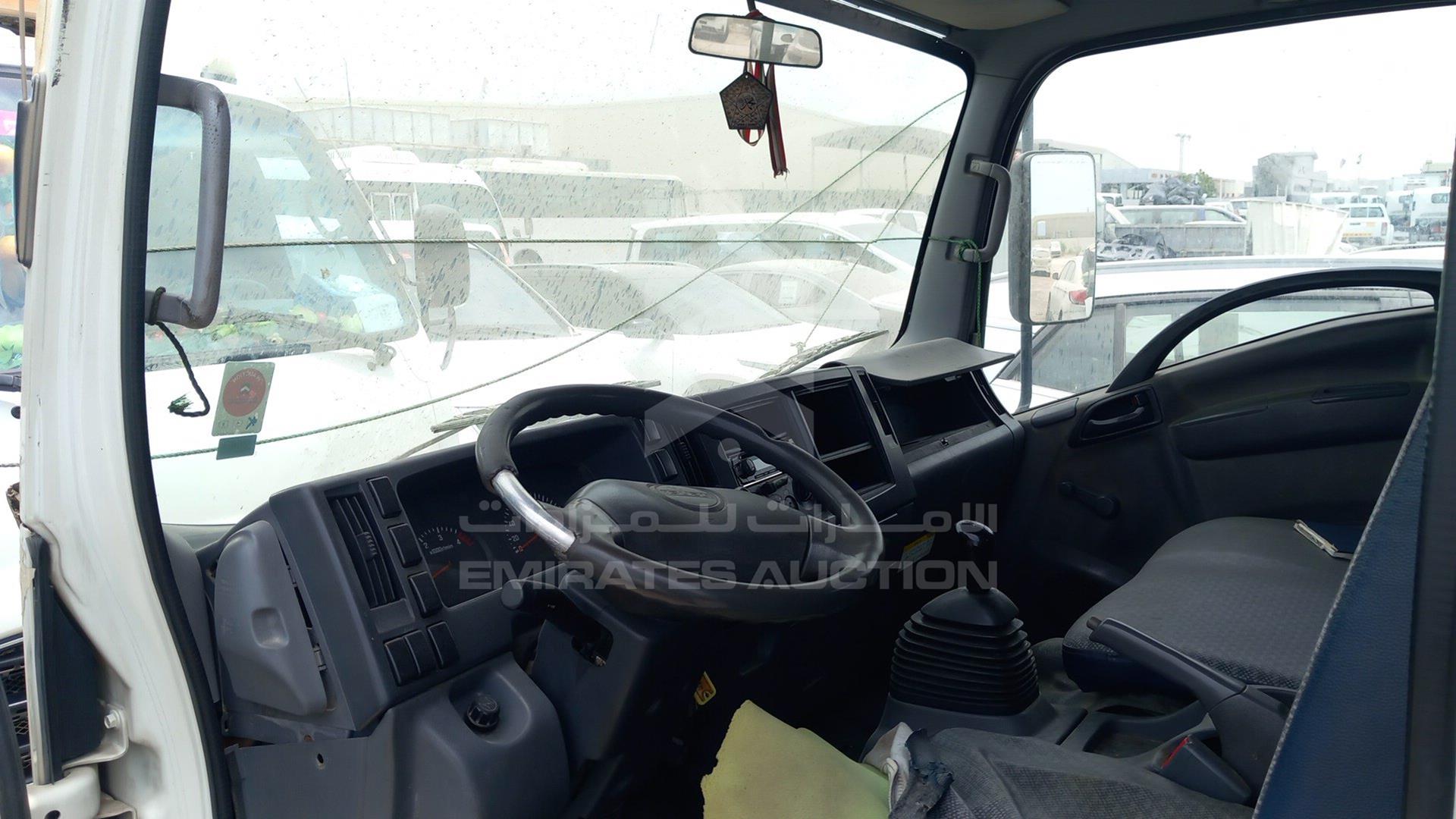 2014 ISUZU NPR VIN: JAMKP33T3E7P19487