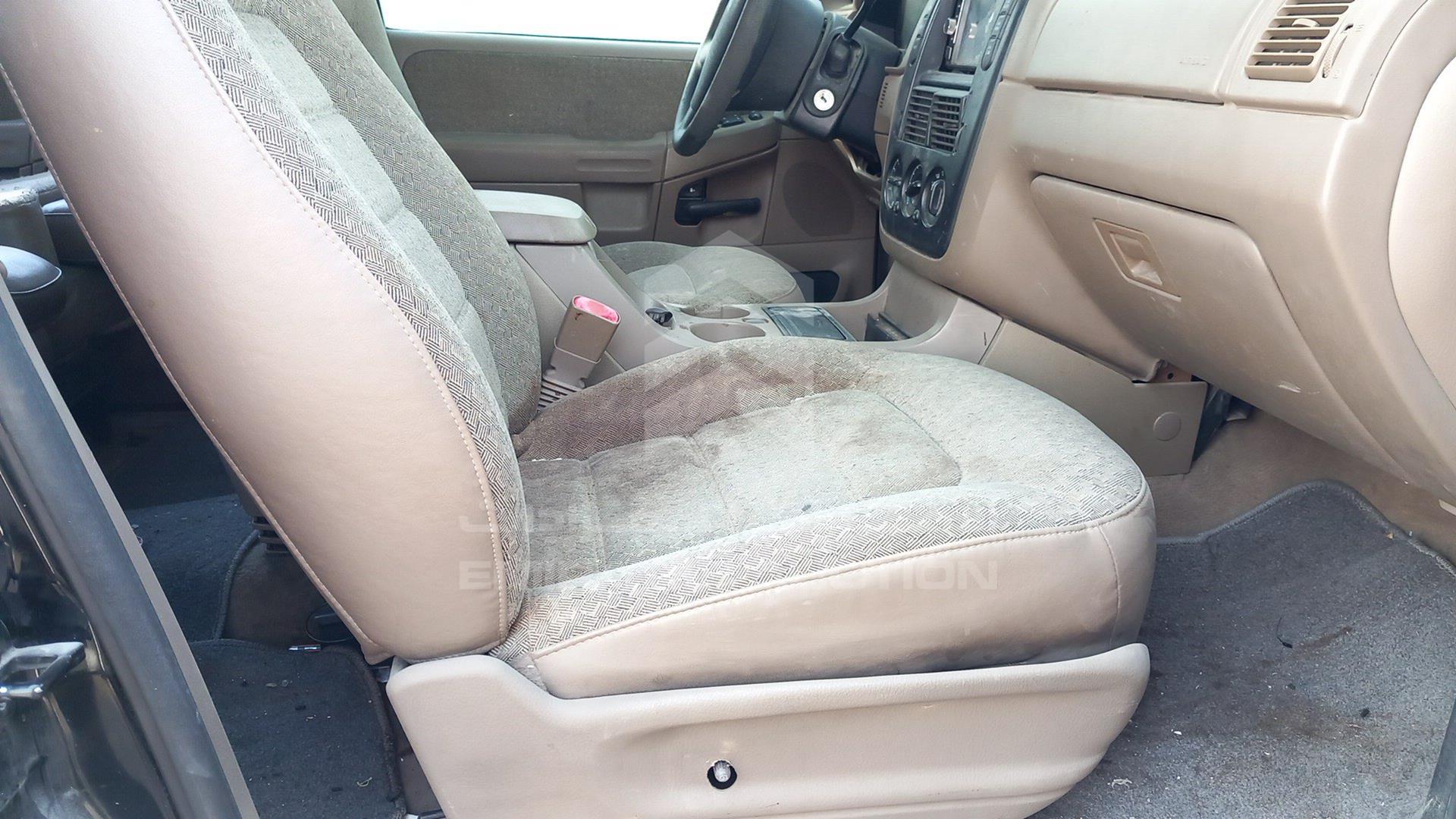 2005 FORD EXPLORER VIN: 1FMZU72E45ZA34289