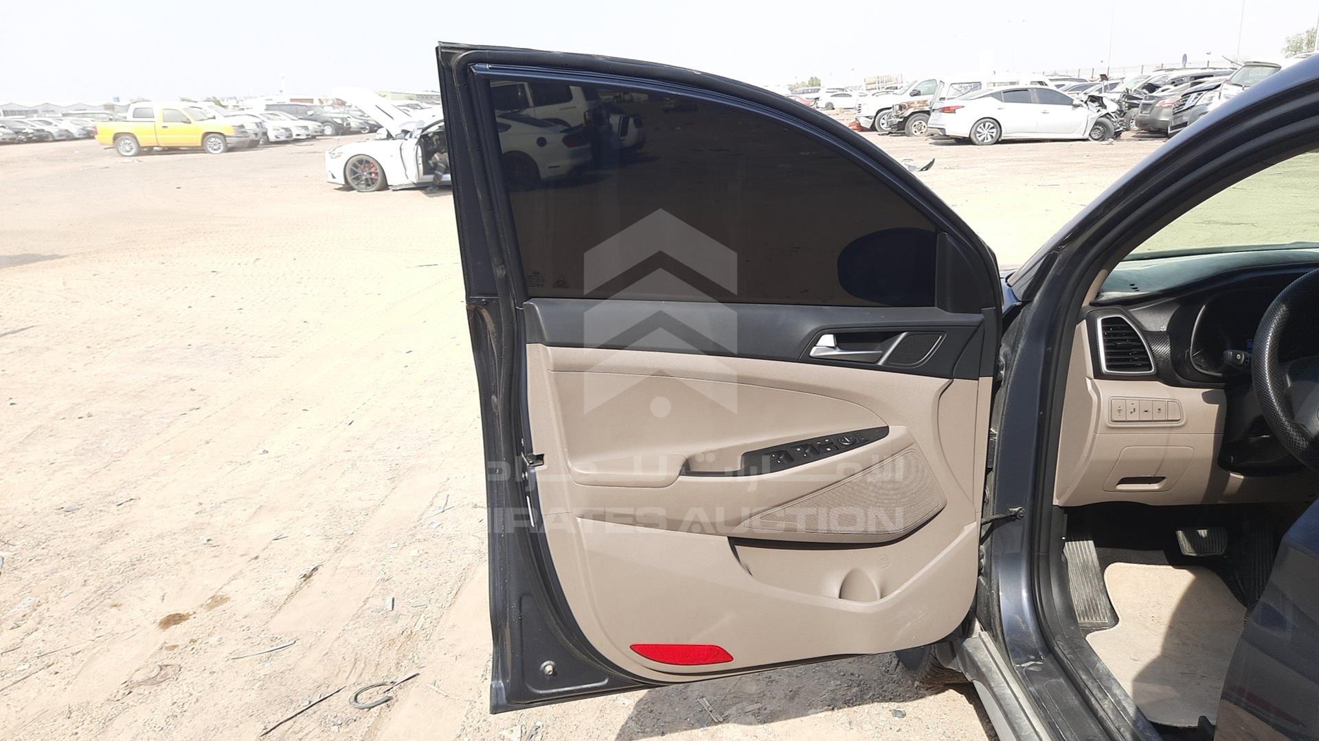 2019 HYUNDAI TUCSON VIN: KM8J33AL1KU963048