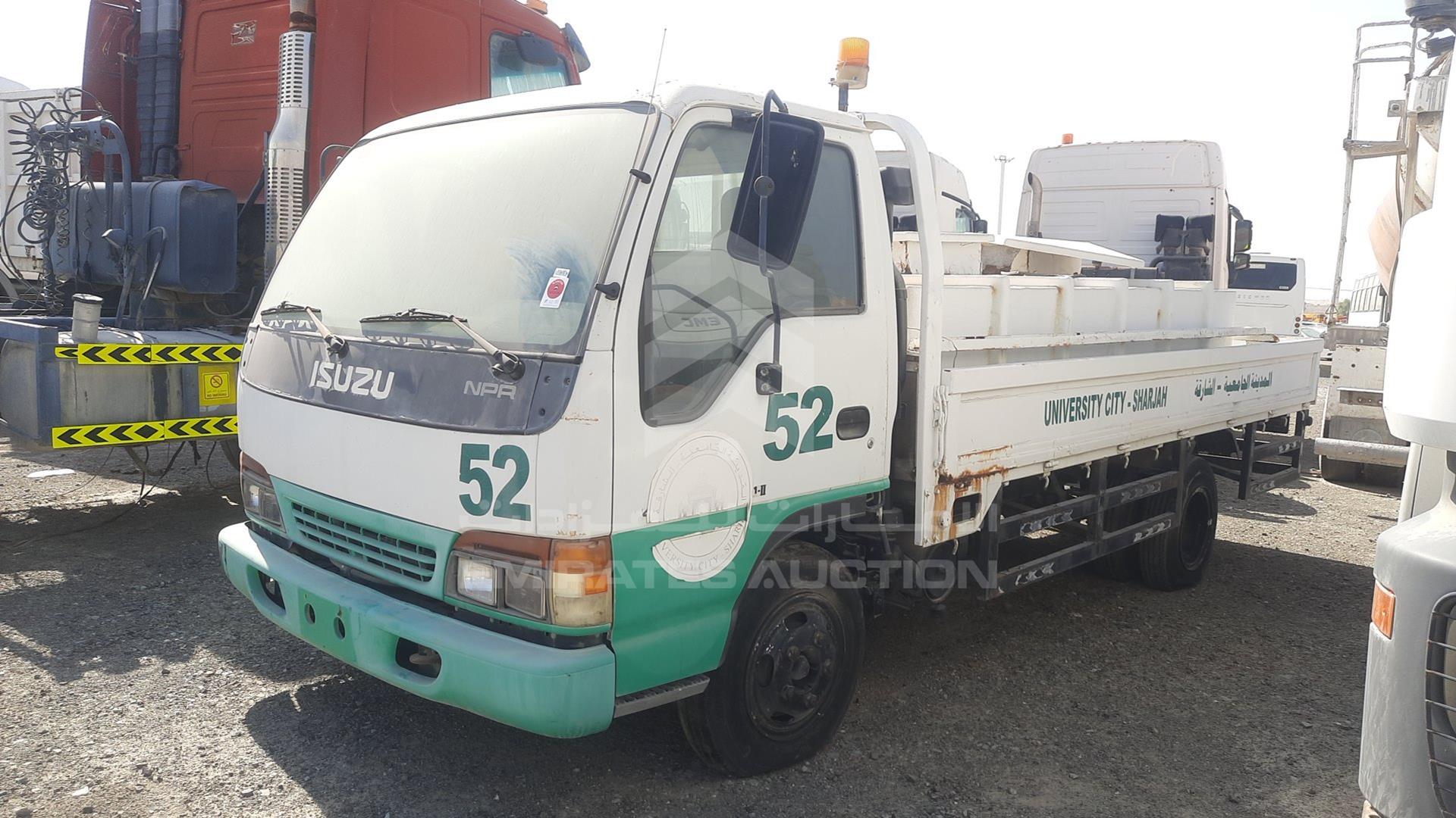 2001 ISUZU NPR VIN: JAAJP34G317P03388