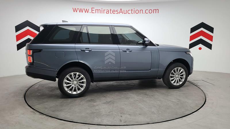 SALGA2BV6JA380966 Auction: EmiratesAuction Lot: 405807 SALGA2BV6JA380966 Range Rover Vogue SE 2018 BLUE Photo 56