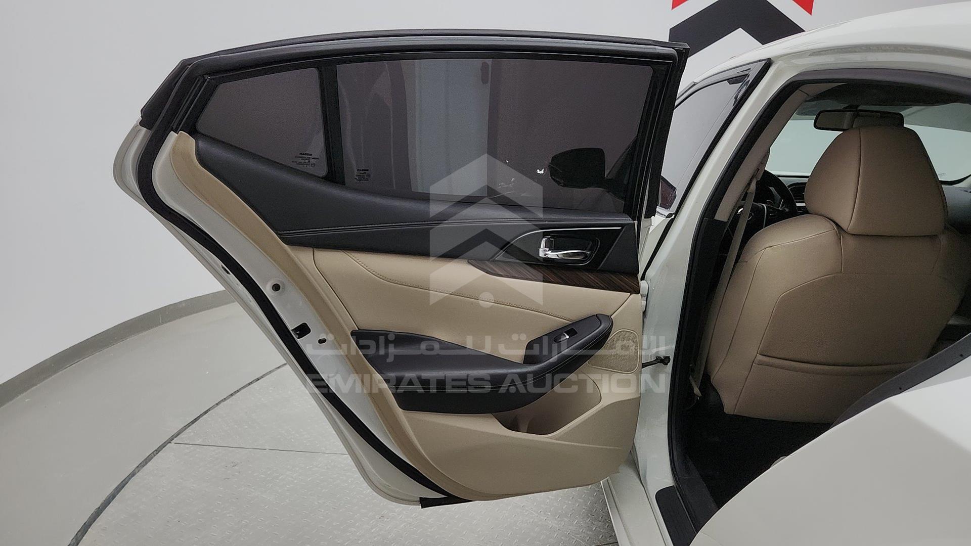 2018 NISSAN MAXIMA VIN: 1N4AA6AP2JC360330