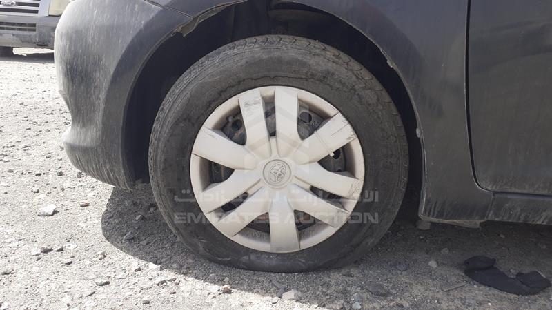 JTDBW9233DL072849 Auction: EmiratesAuction Lot: 410735 JTDBW9233DL072849 Toyota Yaris 2013 GREY Photo 35