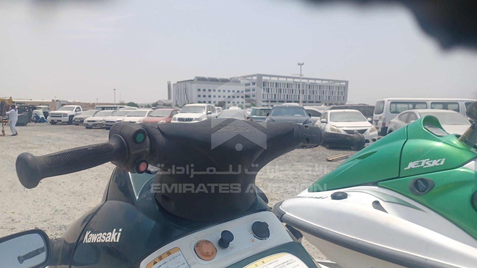 0 JET SKI + TROLLEY --- VIN: KAW21587J001
