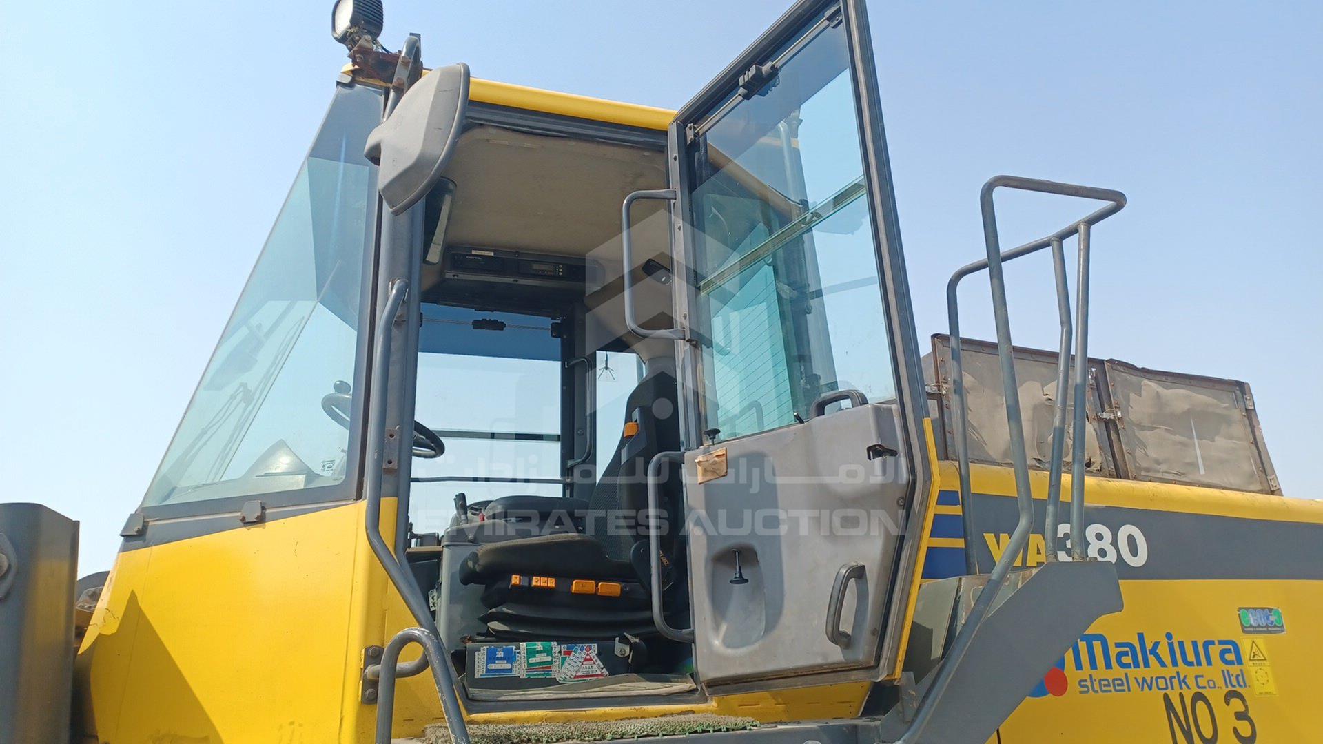 2014 KOMATSU WA380-6 VIN: WA09566021
