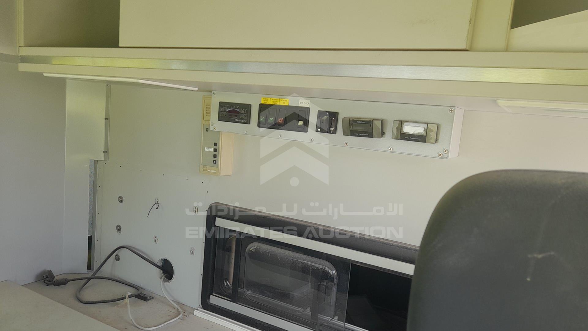 0 MERCEDES --- VIN: WD3D049349N137250