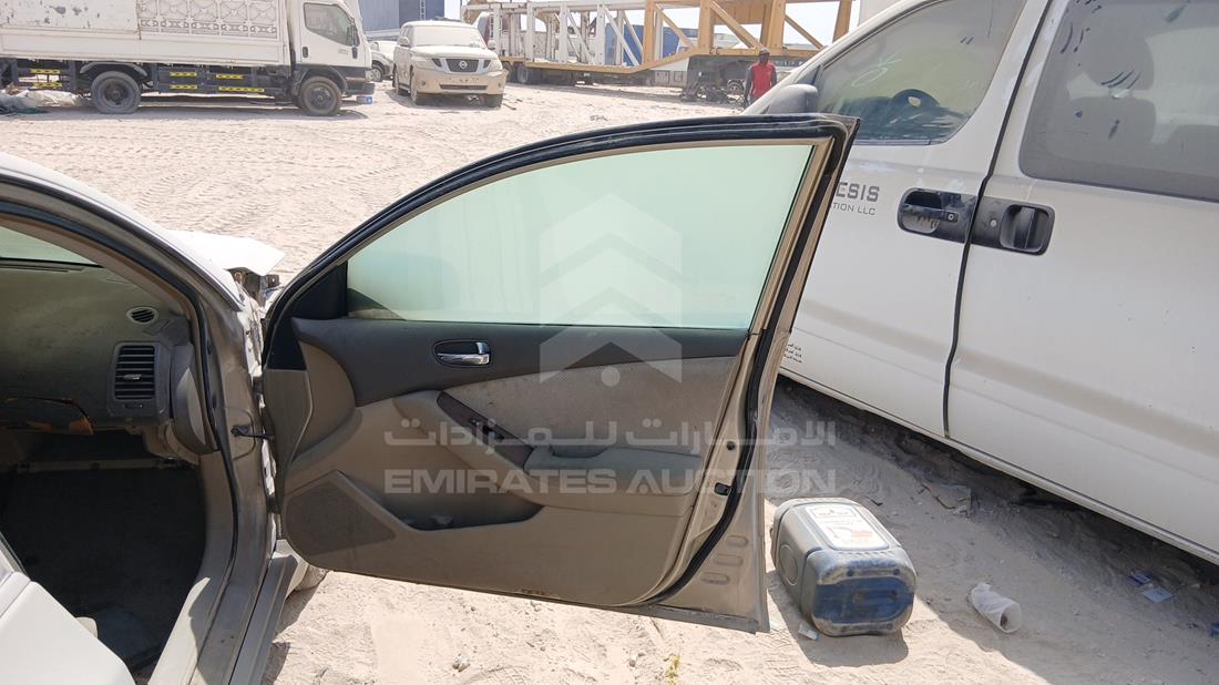نيسان التيما 2009 — الباب الأمامي الأيمن — صورة 25