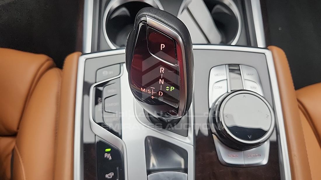 2016 BMW 740 LI — Gear View — Photo 21