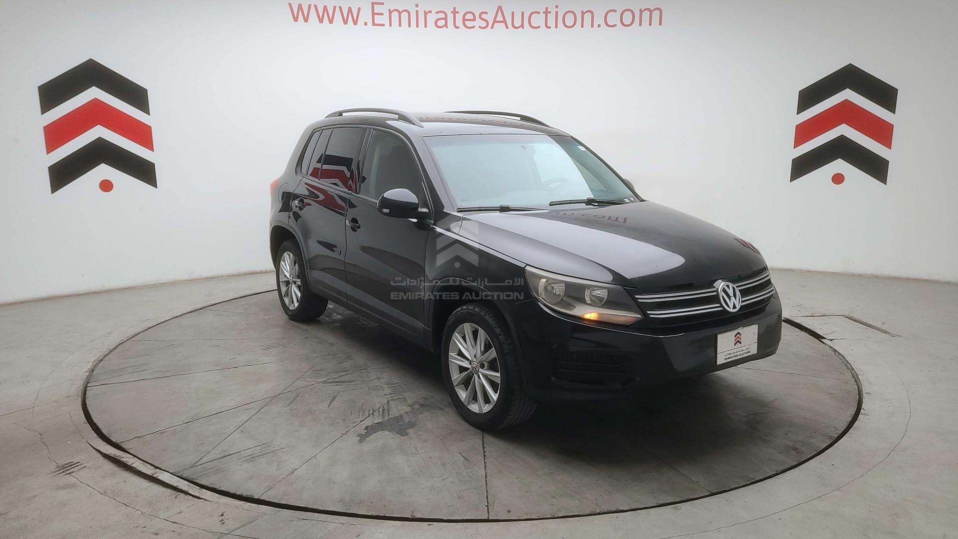 2017 VOLKSWAGEN TIGUAN VIN: WVGAV7AX1HK045504