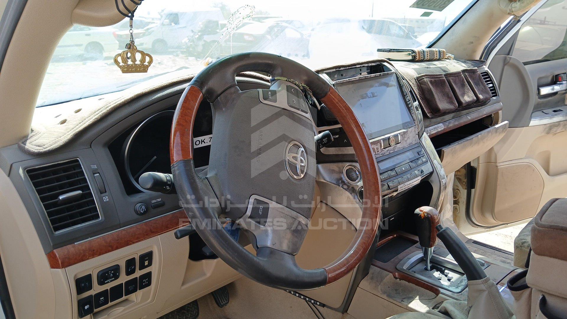 2015 TOYOTA LAND CRUISER VIN: JTMHY05J1F4035936