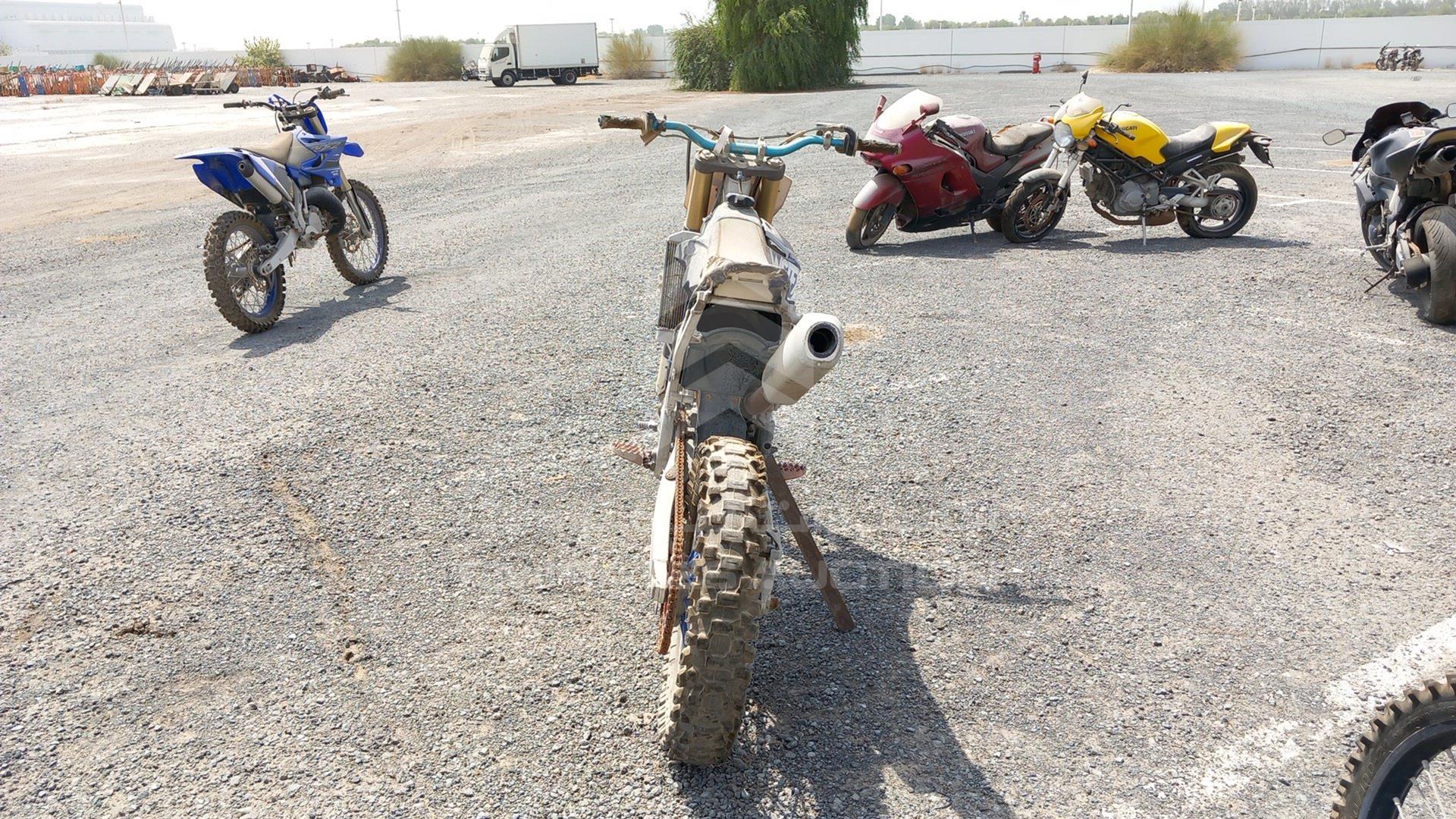 2007 YAMAHA MOTORBIKE VIN: JYACJ10C47A024005