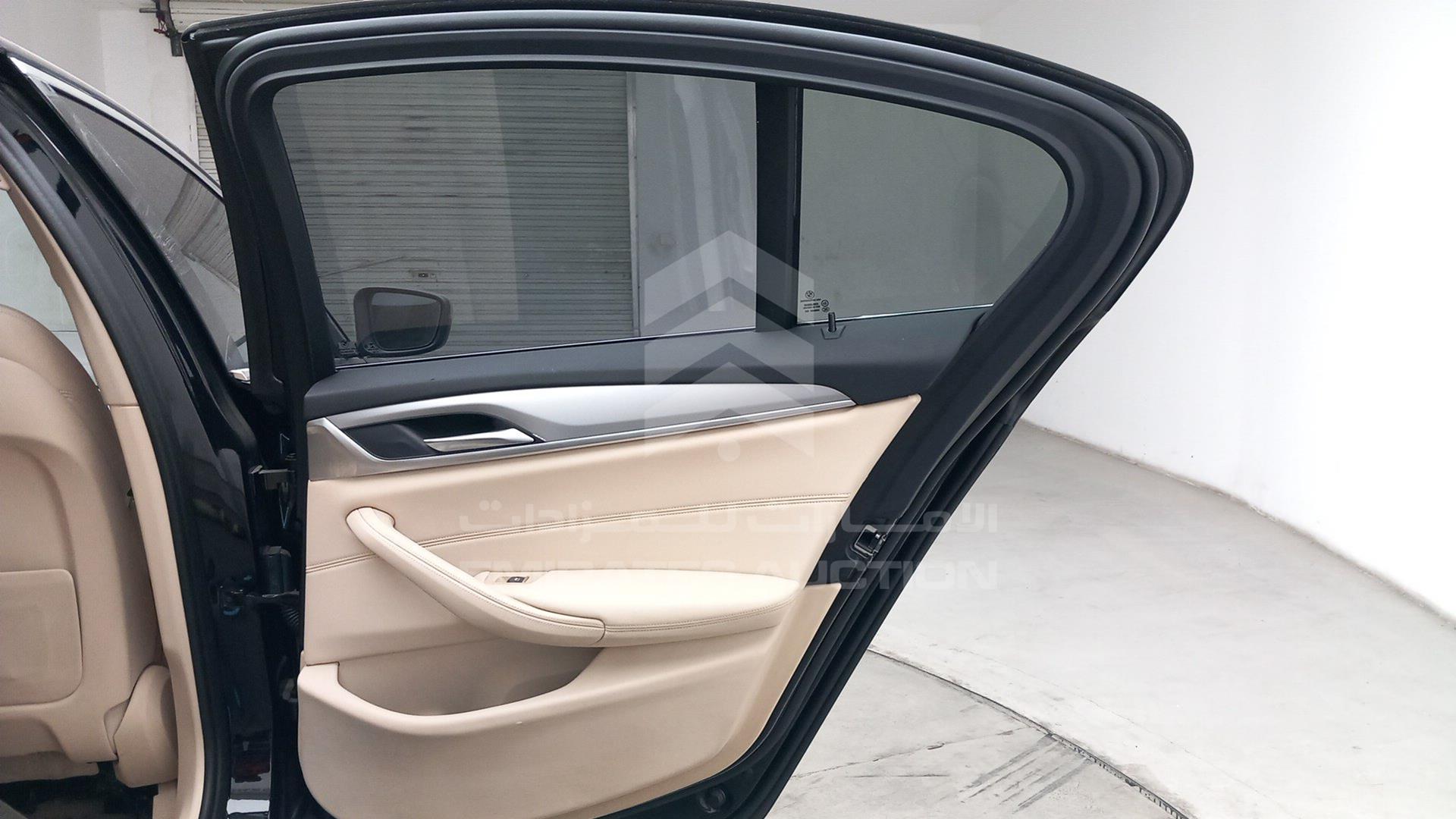 2019 BMW 520 VIN: WBAJA1A07KWW09864
