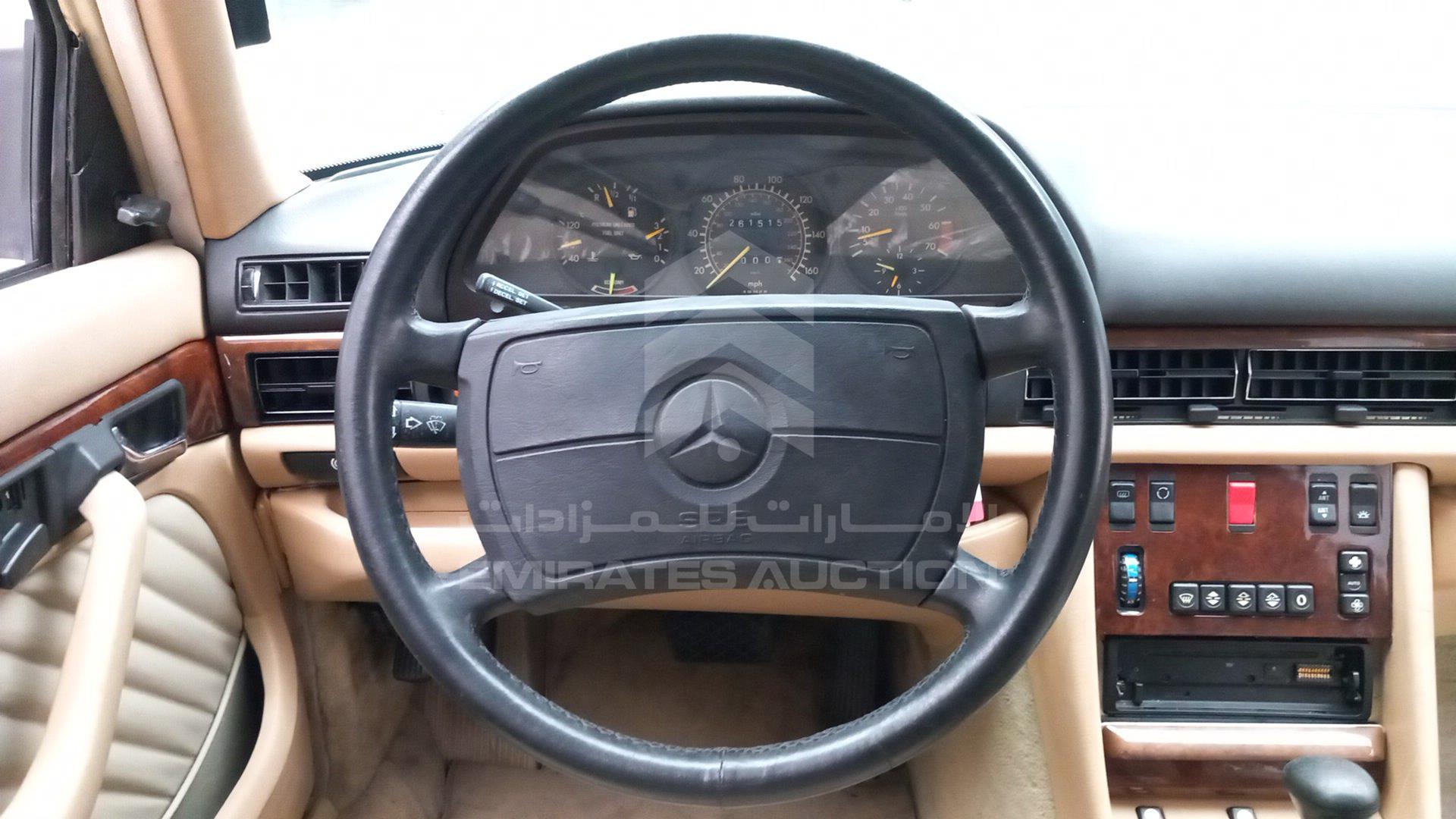 1990 MERCEDES SEL 560 VIN: WDBCA39E5LA531735